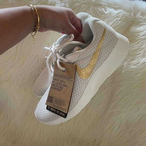Nike Shoes - White & gold Nike sneakers